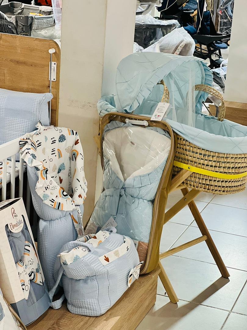 ملابس عصرية